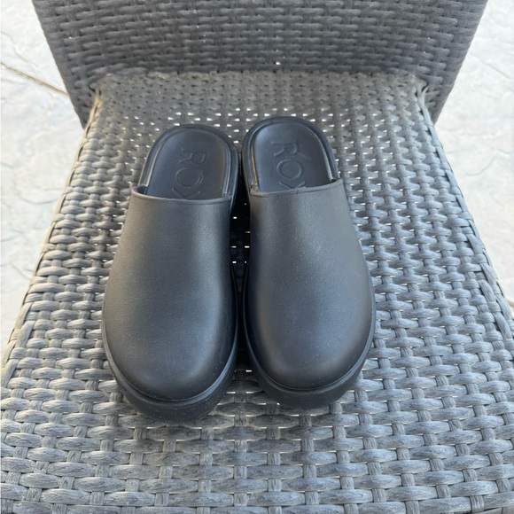 Roxy Black Slip-On Clogs Sz 9 - Picture 2 of 5